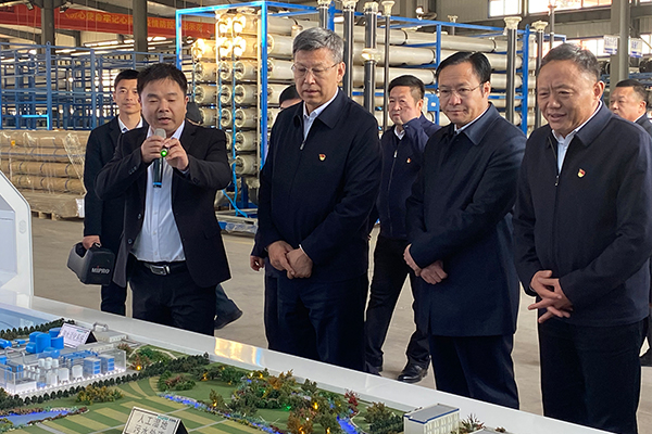 赤峰市黨政考察團蒞臨遼寧一諾環境產業集團有限公司進行參觀考察 赤峰市黨政考察團蒞臨遼寧一諾環境產業集團有限公司進行參觀考察